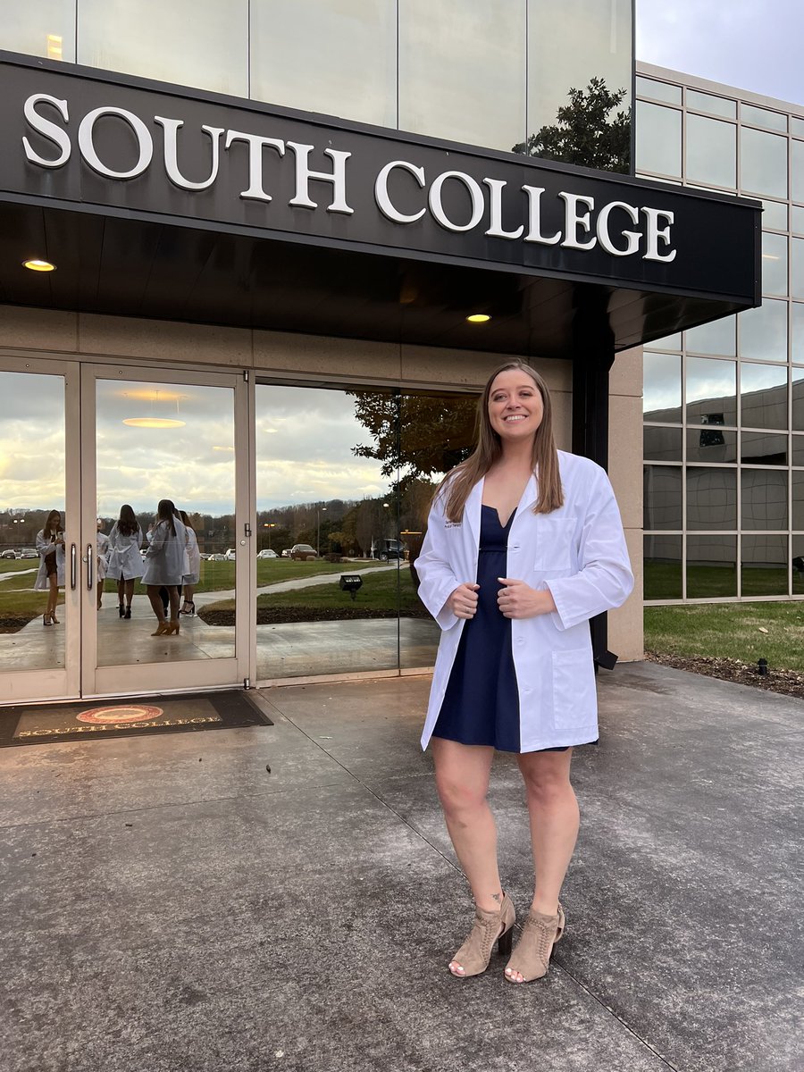 rachelroons's tweet photo. future Dr. Roo coming to a clinic/hospital near you 🥼🤍 https://t.co/mNJfsQ9Llk