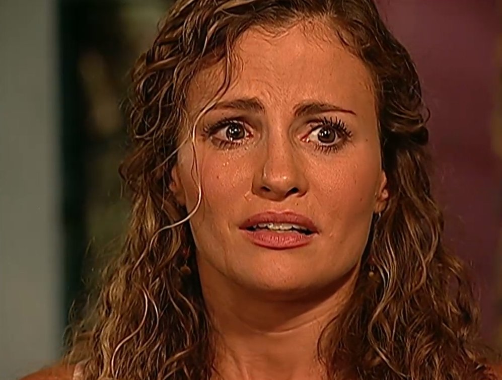 xLaTormenta's tweet photo. #LaTormenta #LaTormentaNova #LT35 Bernarda le advierte a María Teresa que pagará con su vida si a Valentina le sucede algo. https://t.co/Gfz7C1fmgl