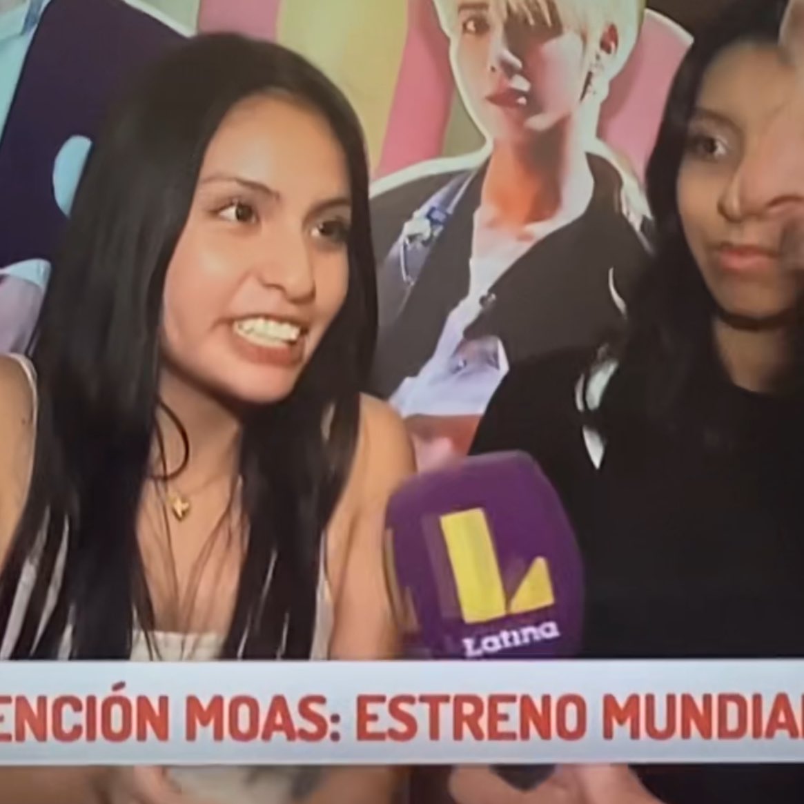 Car_lovesong's tweet photo. Tenían un Taehyun de cartón que mostraba los abs JAJA

TXT EN PERUVILLE
#TXTEnArribaMiGente #ArribaMiGente 
#ThePeruChapter #TXT #Temptation https://t.co/s6KTwi72gl