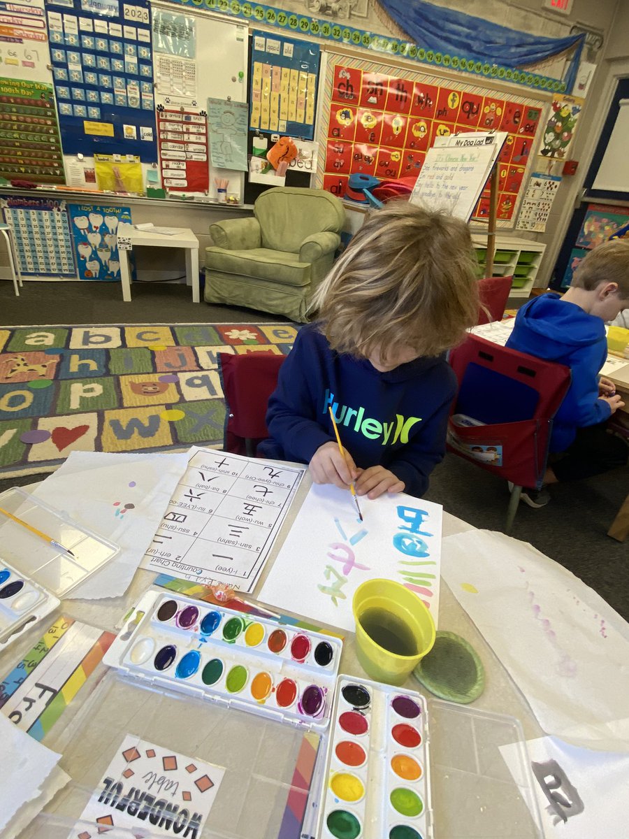 WCDS_Lower's tweet photo. #WCDSKindergarten not only are learning how to write numbers in English, but also in Mandarin Chinese as well! Counting is fun in every language! 🖌️1️⃣2️⃣3️⃣4️⃣5️⃣ #WCDSCulturalAwareness #WCDSMandarin https://t.co/ZYYA8dVXj5
