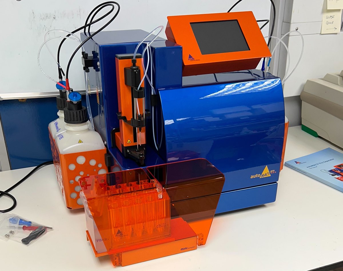 New toy!
<a href="/miltenyibiotec/">Miltenyi Biotec</a> thanks for the help setting up.
<a href="/S_Makris/">Dr Spiros Makris</a> will be testing this out to enrich our super delicate #stromal cells for analysis...
<a href="/LMCB_UCL/">UCL Laboratory for Molecular Cell Biology</a> colleagues come and ask us about it if you want gentle sorting for your cells!