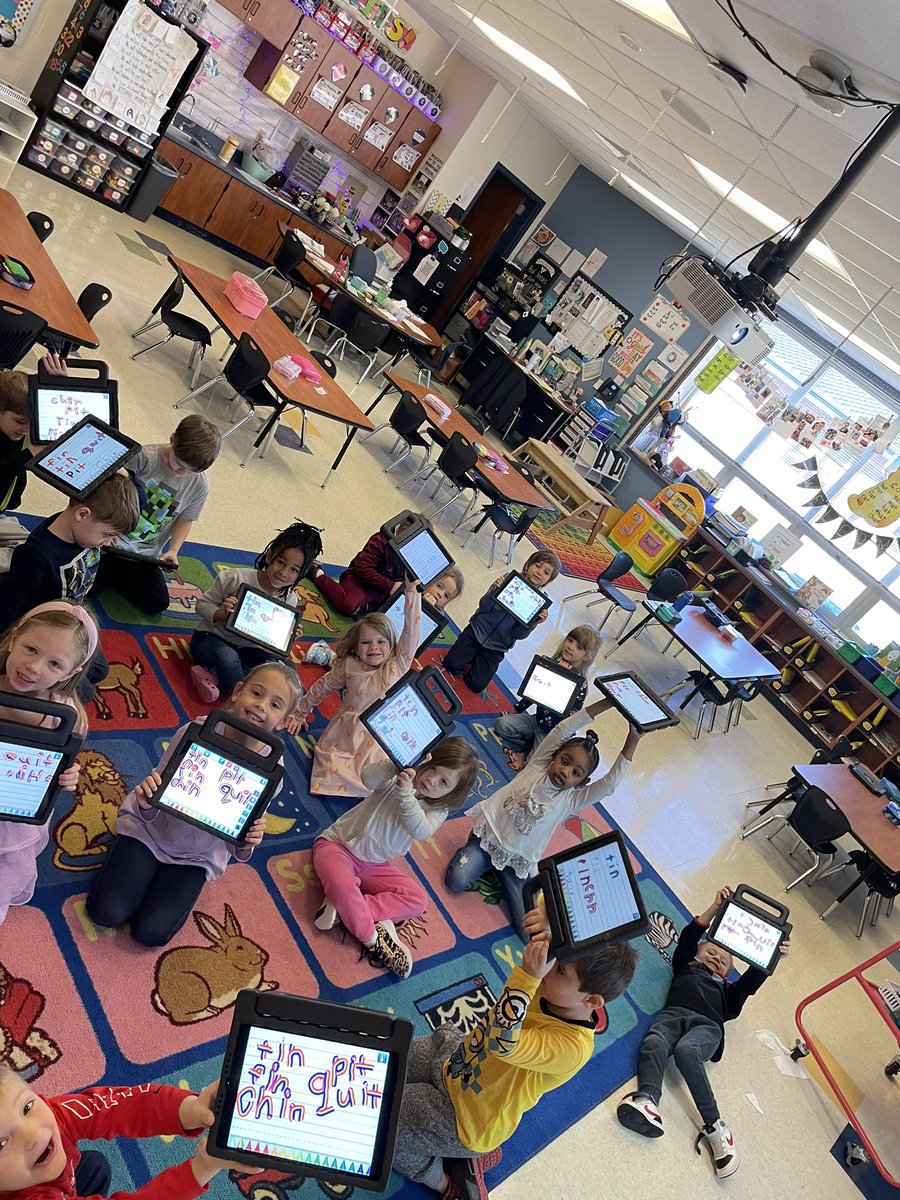 LVEADAMS's tweet photo. We had so much fun using a new app on our iPads to practice writing words in the ‘it’ and ‘in’ word families!!  #lvebelongs https://t.co/vCZjknFbZq