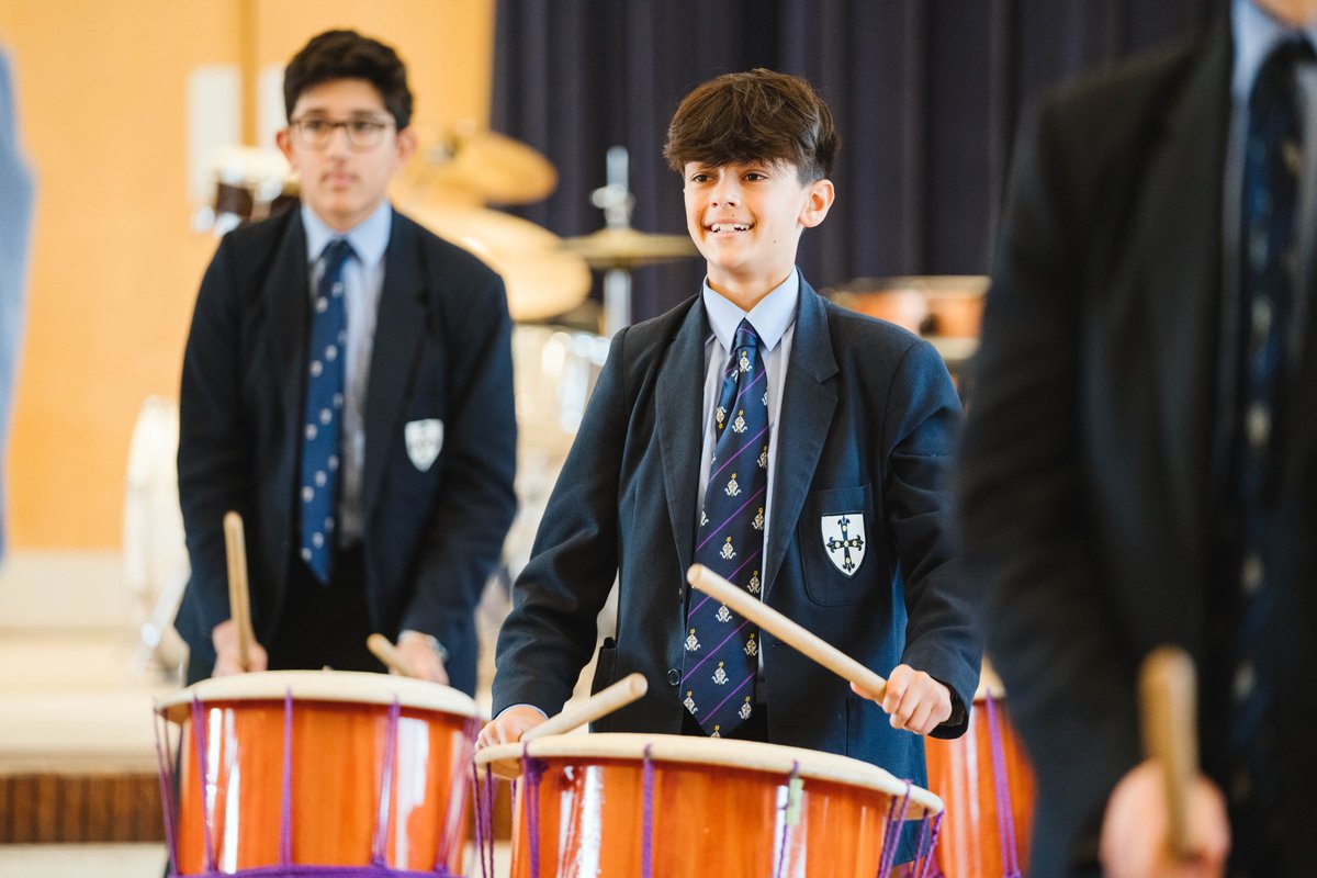 WhitgiftSchool1's tweet photo. Third Form Japanese students just finished a fantastic Taiko drumming workshop led by @taikomeantime troop leader Mark Alock. The energy in the room was electric as they learned traditional rhythms and performed as a group! #taiko #Whitgiftlanguages https://t.co/4IaZGu0Fmu