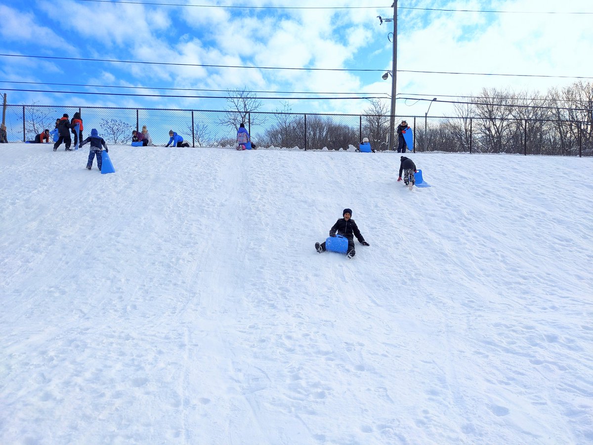 Mrs__DAmario's tweet photo. Outdoor Physical Education for the grade 4's went great today! ❄️❄️ #bringonthesnow 🫶 @stjeromestcdsb https://t.co/0l72raOdtN