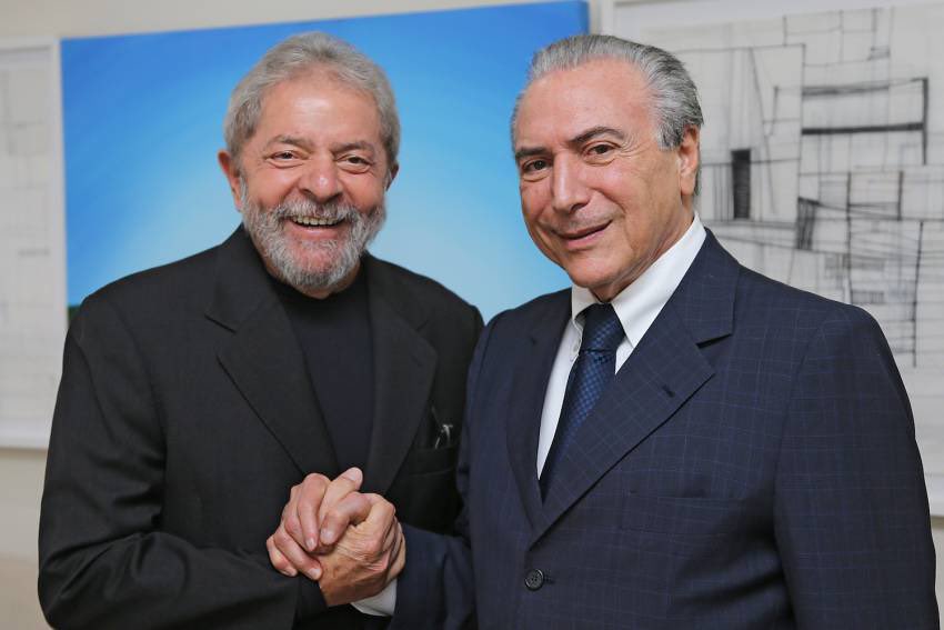 CiraodoAcai's tweet photo. @MichelTemer Durante as eleições 2022: 😍 Meu camarada Temer.
Eleito em 2023: 😡 Temer golpista!!! https://t.co/X8Iud9wgNQ