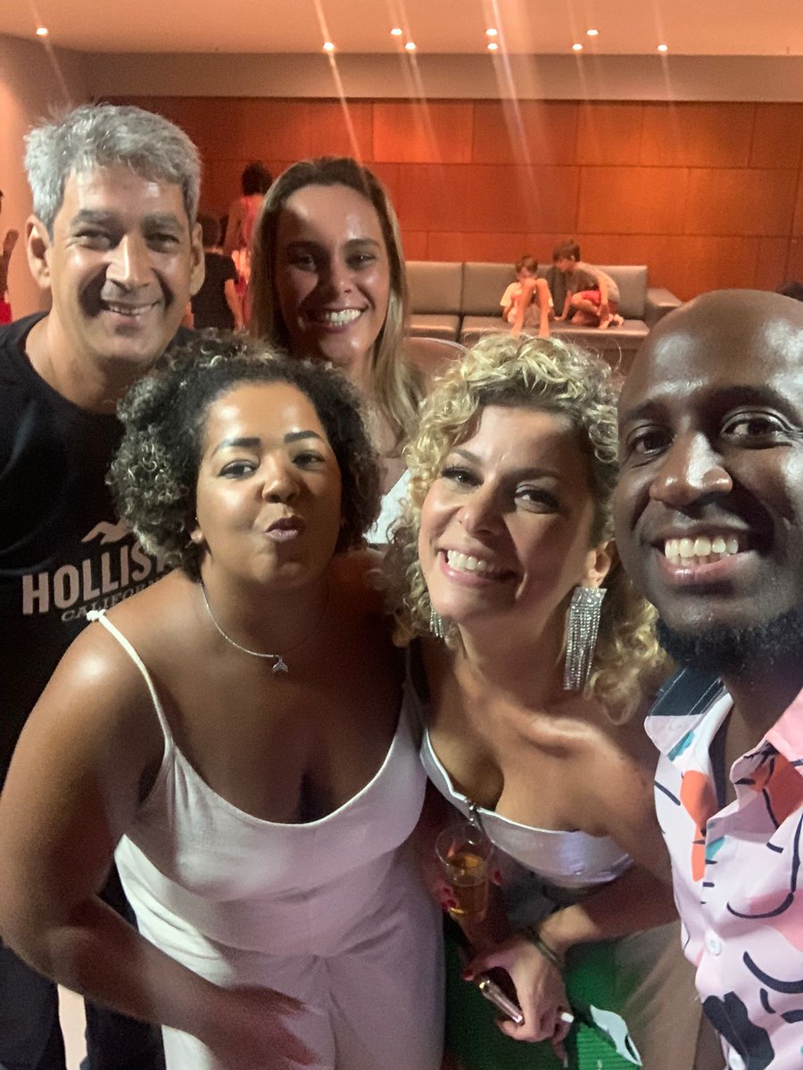 MichelliPaim's tweet photo. Comemorando... #Babifaz44 https://t.co/0erKrssYjL