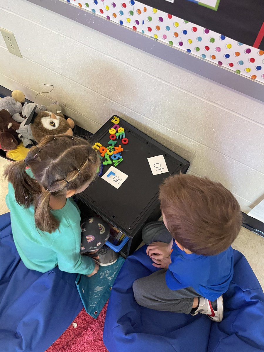 LVEADAMS's tweet photo. Earlier this week we practiced building words and reading them with our partners!  #LVEbelongs https://t.co/LtjDrGVsce