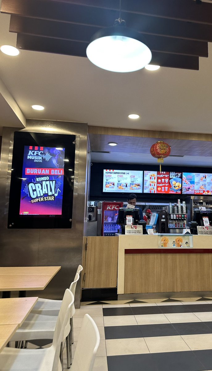 Jam segini emang lagi laper-lapernya ya