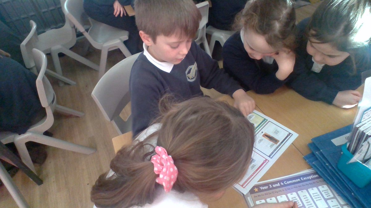 BPSHull's tweet photo. As historians, 3LG have been exploring artefacts from the Bronze Age. We discussed what changes happened between the Stone Age and the Bronze Age. We took our learning further and thought about archaeologists' interpretations when they unearth incomplete pieces. #BPSHistory https://t.co/CKANMlxVwl