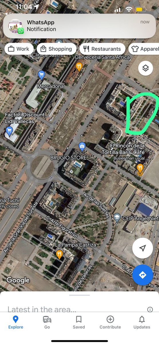 ejavivi1's tweet photo. Por favor, retweetear. 🙏🏿 Algún desaprensivo esta metiendo dentro de comida, tornillos. Zona de Valdecarros, en el ensache de vallecas. @JMDvivallecas @policiademadrid https://t.co/krEruVRGDB