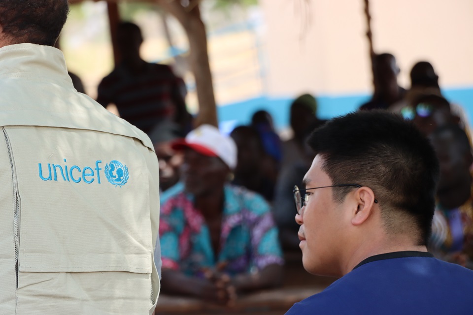 Unicef_Togo's tweet image. La corvée d’eau des filles n’est plus d’actualité car Kpong a un forage. Merci à #KOICA #EndOpenDefecation #EducationForEveryChild #UnicefTogo #Wcaro #UNICEF #tgtwittos