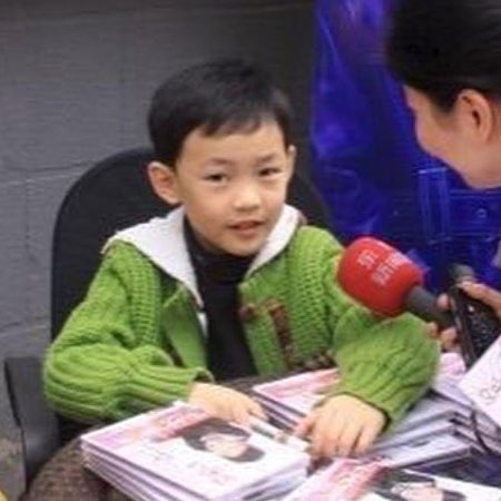 handsome like his best uncle chenle