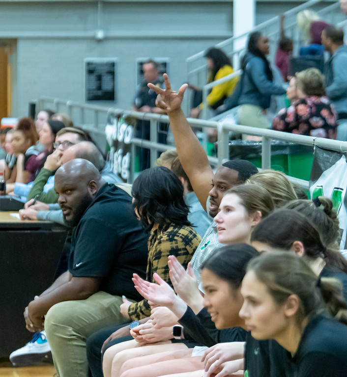 CoachAdvocate21's tweet photo. Staff full of hungry coaches! #CultureShifters #IrishWay I appreciate you all so much! @CoachTeeNL @coach_yanci @CoachMikeC33 @dwashingtonlbc https://t.co/Yx3lWYGHT5