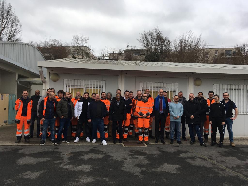 chabanelm's tweet image. En 48h, plus de 100 agents @SNCFReseau ont mené un travail titanesque pour réparer et vérifier 600 circuits essentiels à la circulation et la sécurité des trains en #garedeLEst. Une prouesse technique et une mobilisation des équipes jour &amp;amp; nuit. 
Un grand MERCI à toutes et tous !