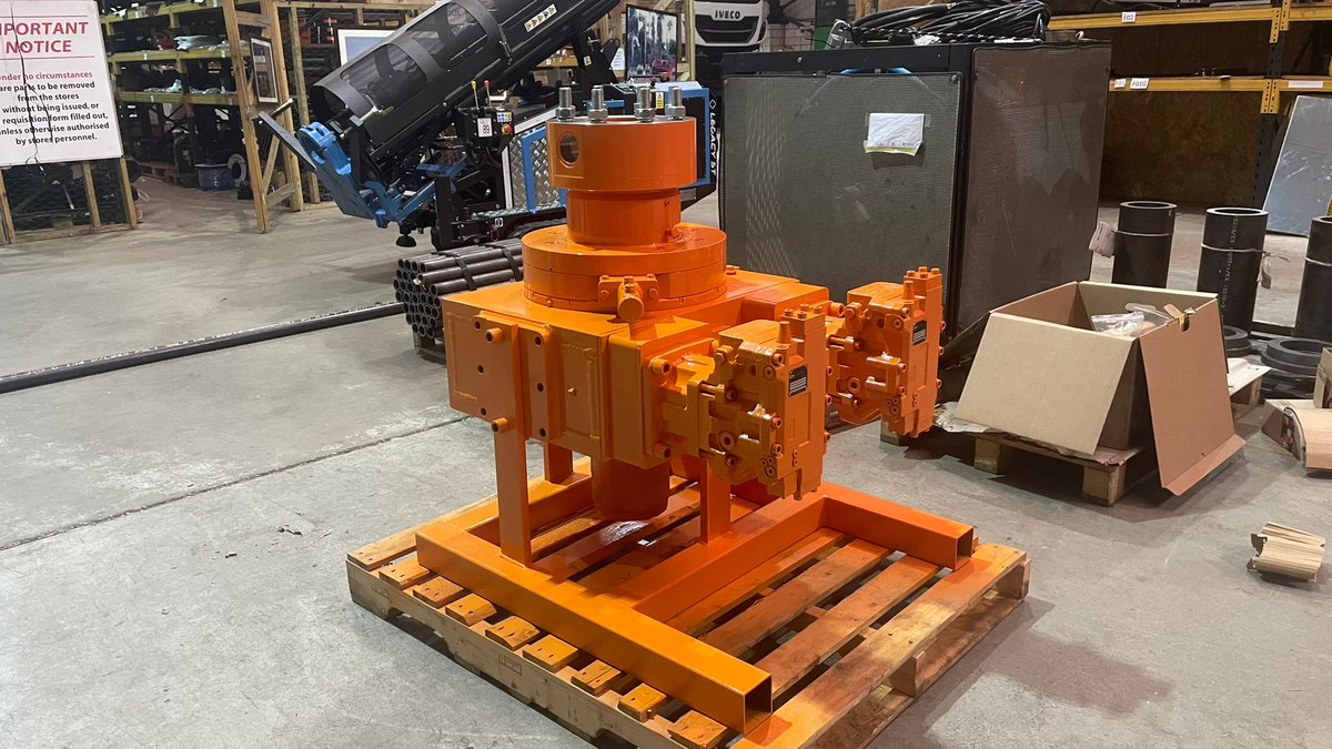 The 1000 Power Swivel, a preferred model in the Geo-Marine industry, is designed, through close collaboration with the customer, to British ideals of hard-wearing and heavy-duty. We have worked closely with Fugro Seacore to supply this bespoke model of the 1000 Power Swivel.