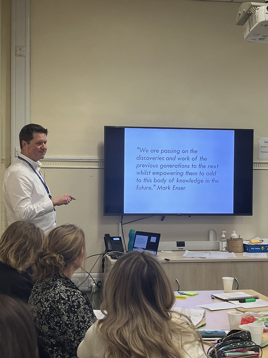 ACampbellteach's tweet photo. Today was all about CURRICULUM 🧠📚
Insightful and informative as always. Love our training days with @primarypercival I always learn so much 🙌🏻 
@ManchesterSCITT https://t.co/5Xx978A9ws