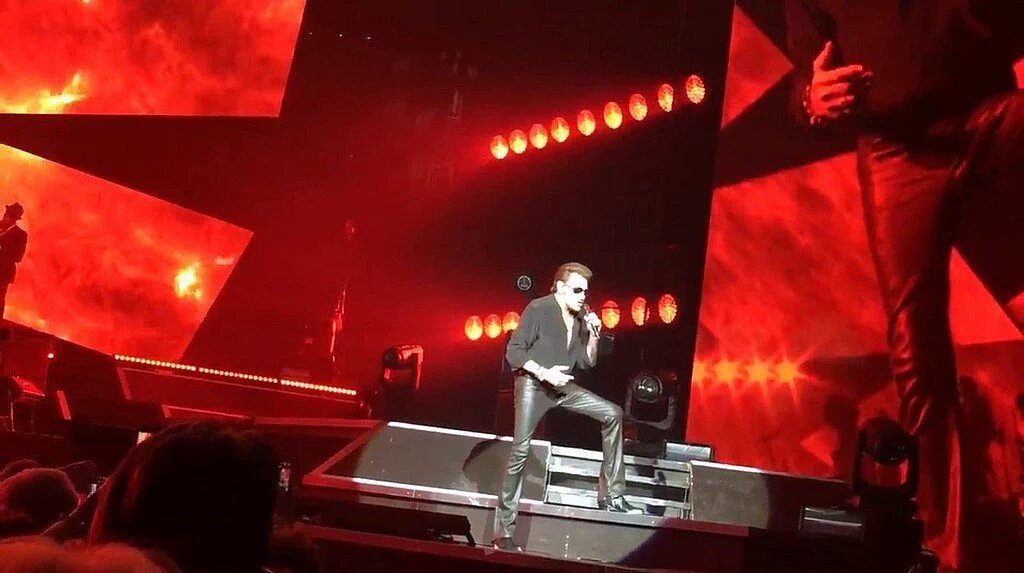denisgueldry's tweet photo. Bonsoir aux fans du Taulier Johnny Hallyday aux amies amis 👍 je vous souhaite une bonne soirée et un excellent week-end avec vos proches bises rock'n'roll blues 😘✌️🦅🎸🐺🙏#TeamHallyday #ResterVivantTour #MonPaysCestLamour #JohnnyHallyday5Ans @LHallyday 
@JohnnySjh🎼🎷🎹🎻🎤🎺 https://t.co/tzcvIfr3x6