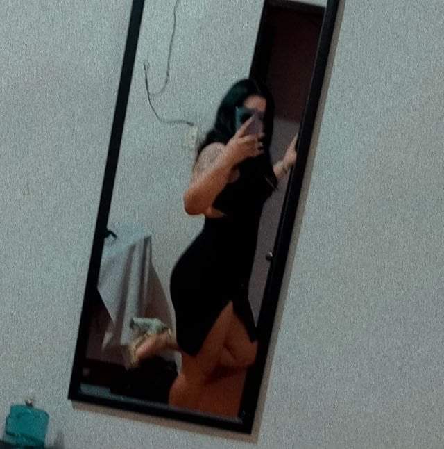 Andan muy apagados guapos 😪 ya no les gustan mis niñas ? Jejeje tan cachondas niñas que entran 🥵