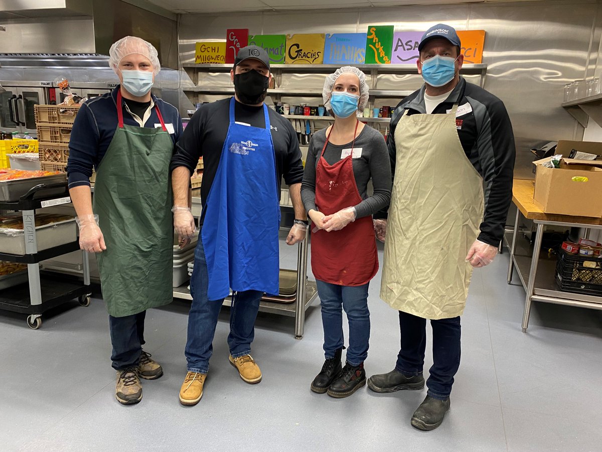 mcamanitoba's tweet image. The Next Gen committee gave back at the annual Give Back day!

Thank you to our volunteers that helped out in the kitchen @SiloamMission  🤗
•
#MCAM #MCAMMembers #NextGen #siloammission #volunteering #givebackday