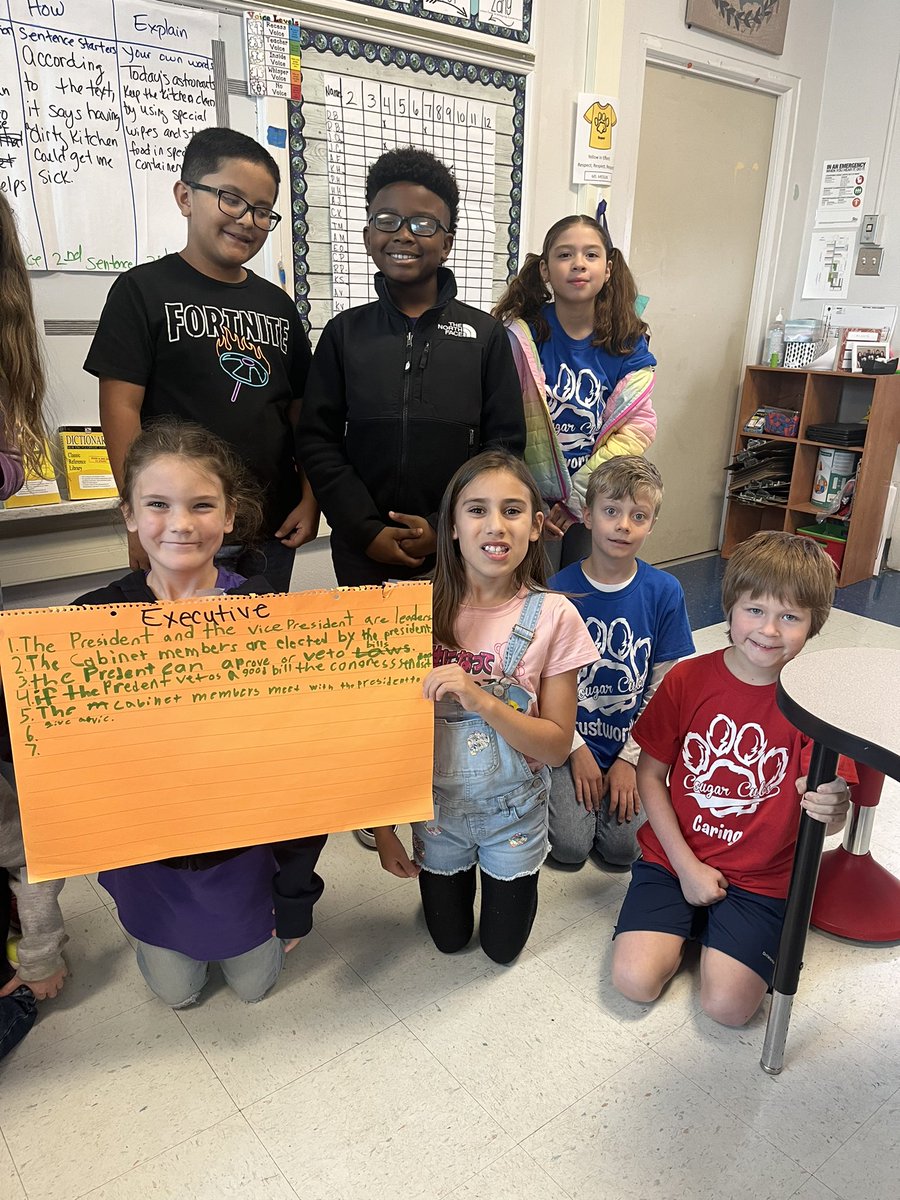 Medlin_3rdGrade's tweet photo. Learning about the Branches of Government! (And how hard it can be to work together!!). #USA #UnitedWeStand #DividedWeFall #ThirdGrade https://t.co/uYs23T7peS