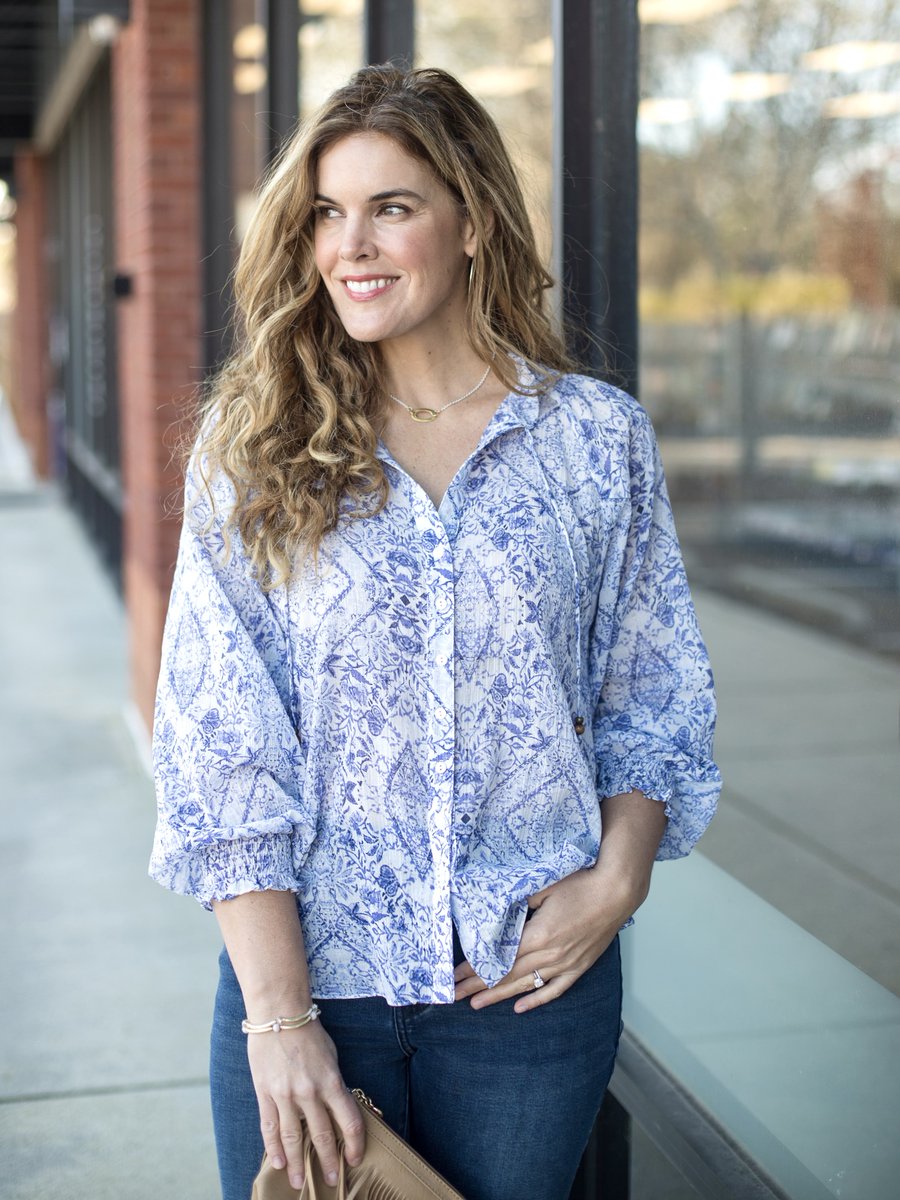 All_Inspired_A's tweet photo. A blue blouse to make you feel beautiful!💙
In-store or online here https://t.co/uaJV0sDB02
#allinspiredalpharetta #alpharetta #awesomealpharetta #blouse #blue #bluestyle #tops #buttondown #floraltop #shoplocal https://t.co/mvO40P2NfA