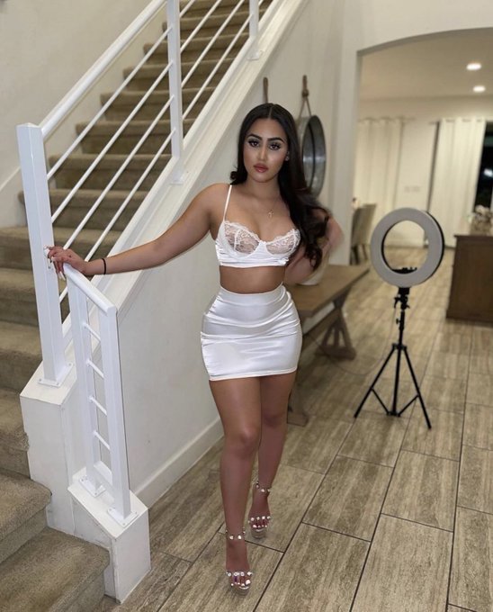 RedFlameAngels's tweet photo. 🔥🔥🔥🔥 Latina @keishlymariee #latina #latin #heels https://t.co/yq7zJG025J
