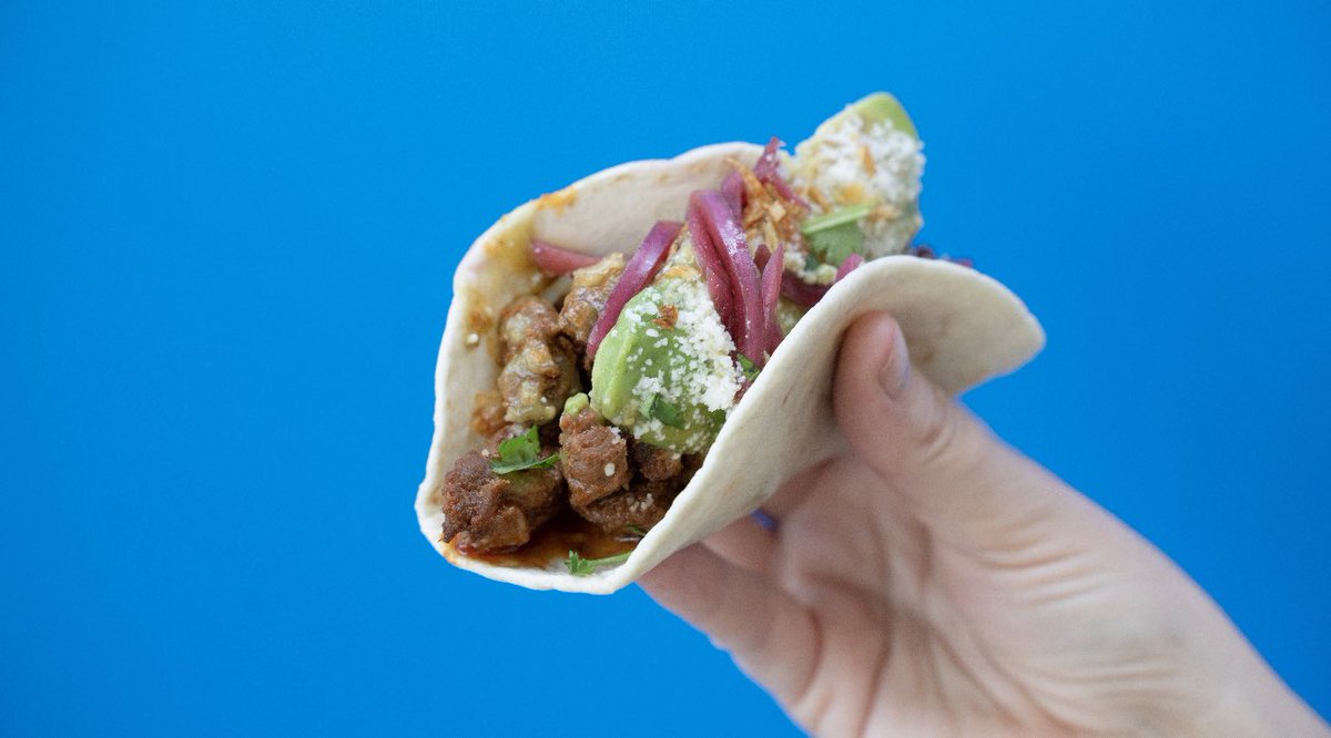 AustinAirport's tweet photo. Happy Friday, folks! We thought it'd be cool to look at the food here that y'all love to brag about. Happy #FlyFood Friday ☺️ Here’s our first-timer menu - first stop @peachedtortilla next a bbq sandwich from @SaltLickBBQ & then a scoop or two of ice cream from @AmysIceCreams. https://t.co/tEWEpnDLoK