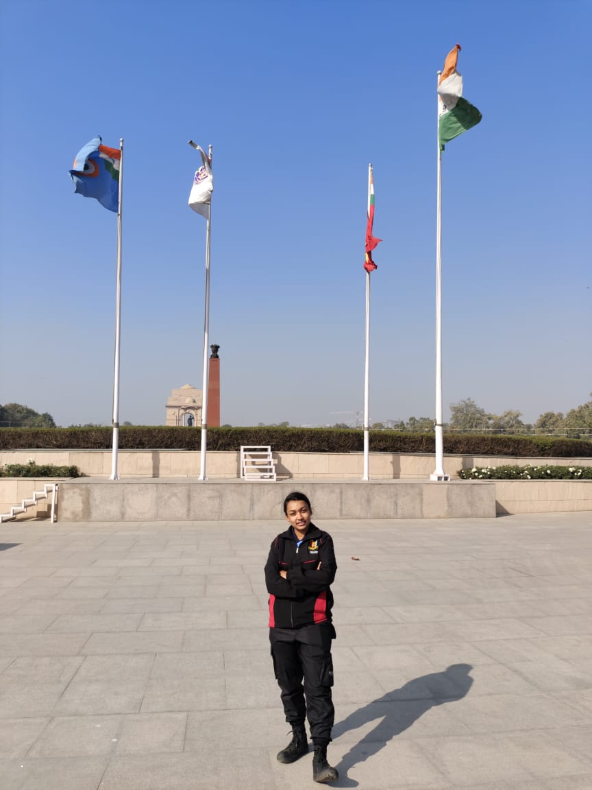 solanki_kunika's tweet photo. Zindgi Me Kuchh Pana Hai To.. Hawame Leharate Parcham Ki Tarah Aashman Ki Bulndiyo Ko Pao🇮🇳😌💙⛅ #FehratiBulndiya #DandiSeDelhi #SoltToSoftWare #JawaYezdiMotorcycles https://t.co/Vf4YZGpMTD