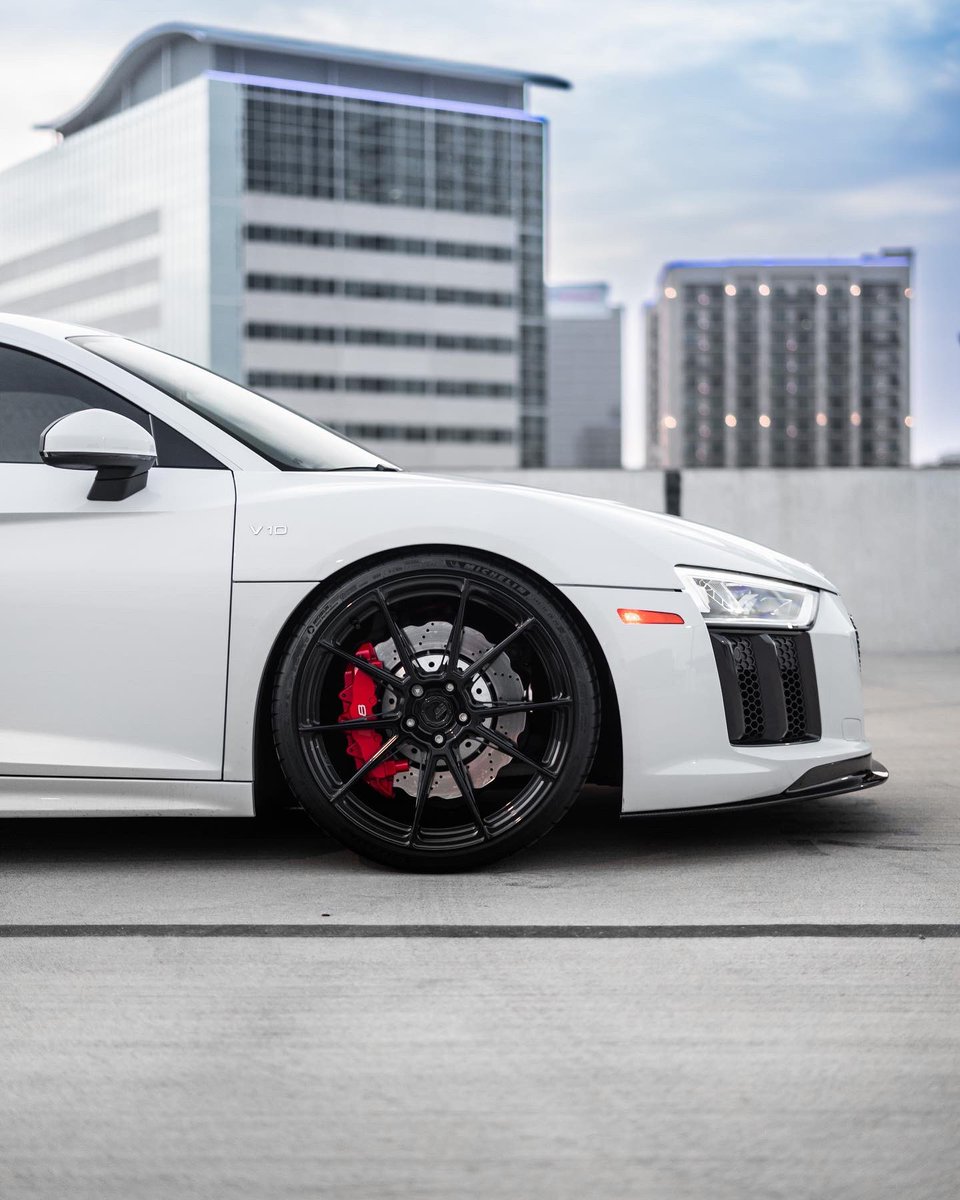 BCForgedNA's tweet photo. Audi R8 • EH182 • Gloss black • Available 18"-22" diameter • Email:sales@bcforged-na.com • @chinoe92 photos by @houstondrivers • #bcforged #bcforgedna #audi #r8 #audir8 https://t.co/hVM0Du5yVG