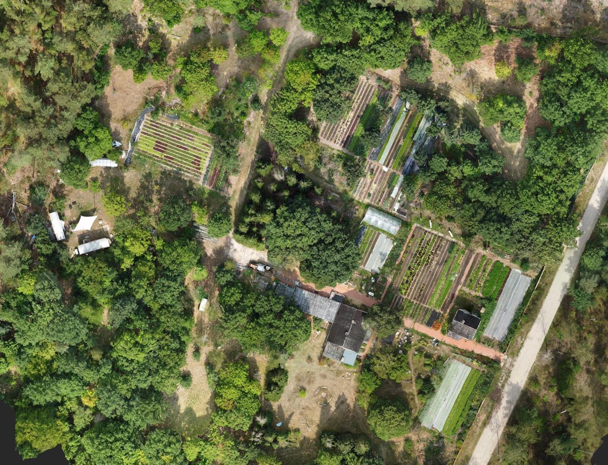 RR 34: Permakultur

Ich rede mit <a href="/protofALk/">fALk 🌿</a> über Permakultur und was eigentlich noch alles damit zusammenhängt.

#Klimawandel #Permaculture #riverflow

rr.paradie.so/staffel_03.html