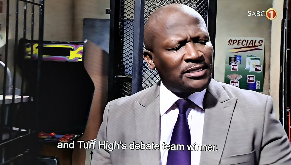 Who's worse? Like for Kgomo or retweet for Charles 

#SkeemSaam