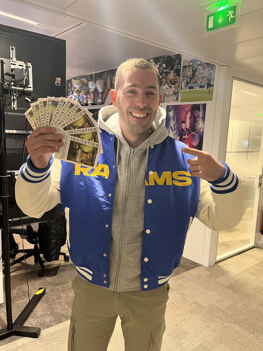 lequipedusoir's tweet photo. 🎁 DOUBLE DOSE DE CADEAUX 🎁

RT &amp; FOLLOW @lequipedusoir pour tenter de gagner la veste des Rams de @pullandbear ainsi que 5 x 2 places
de cinéma @Metropolitan_Fr pour le film Mayday, avec Gerard Butler !

N’oubliez pas de choisir votre chroniqueur pour le quiz ! https://t.co/WbXrOzwy2z