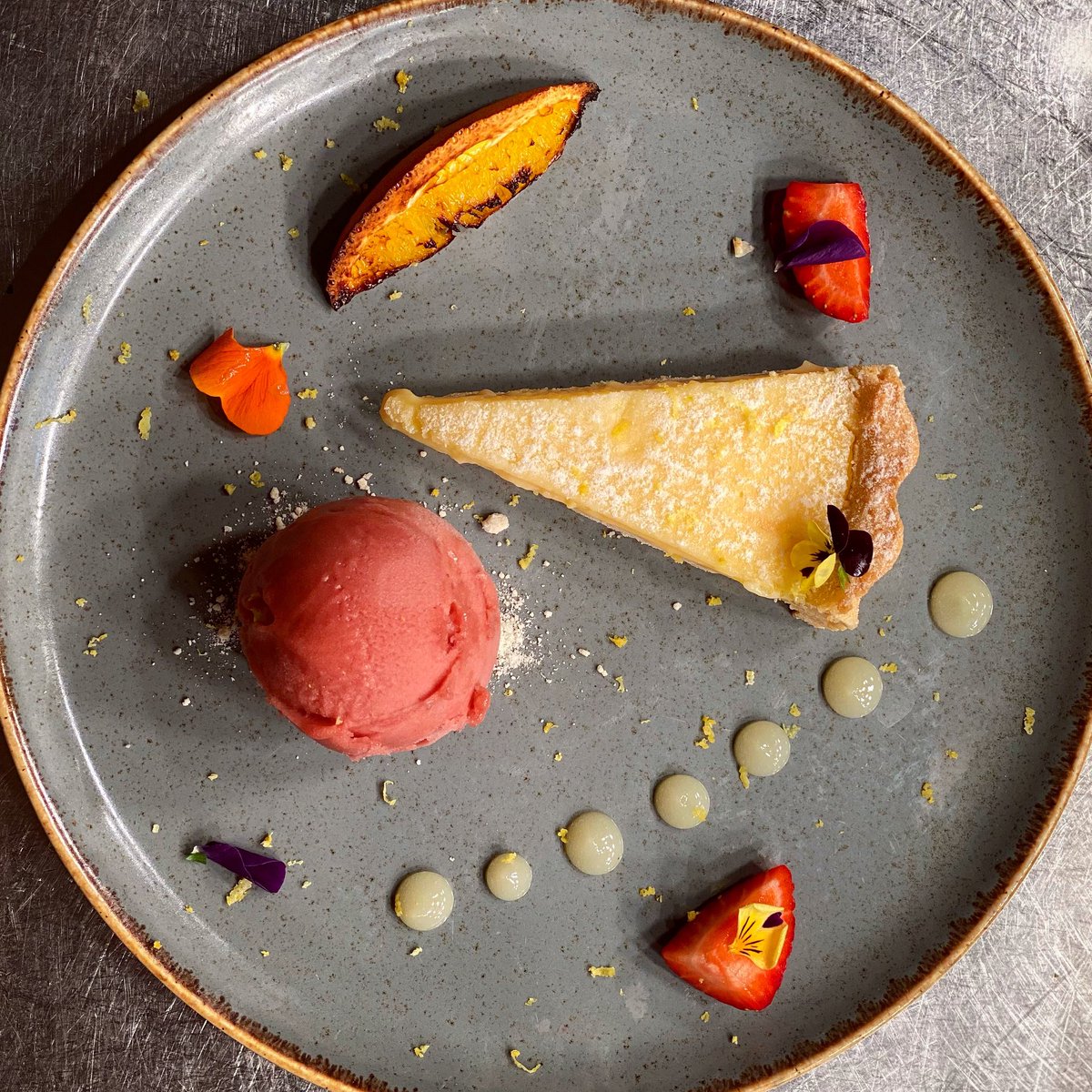 Sweet Tooth anyone? Lemon Tart with Citrus Gel, Strawberry Sorbet & Burnt Orange 🍊🧁 🤤 #LouthChat #No3Collon #FoodOscars