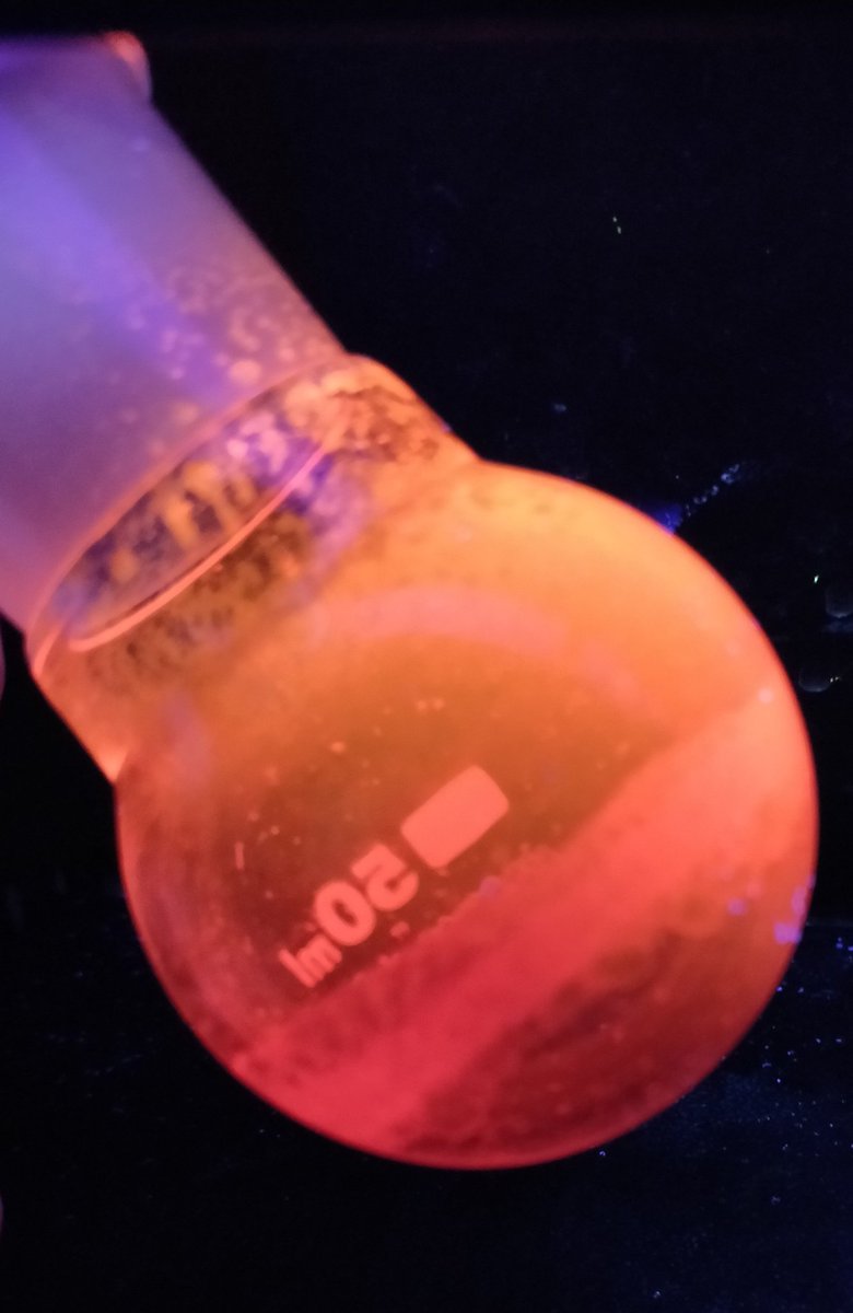 Timothee_68's tweet photo. Lovely ESIPT organic compound with DSE properties. #FluorescenceFriday https://t.co/yi94WKgIDr