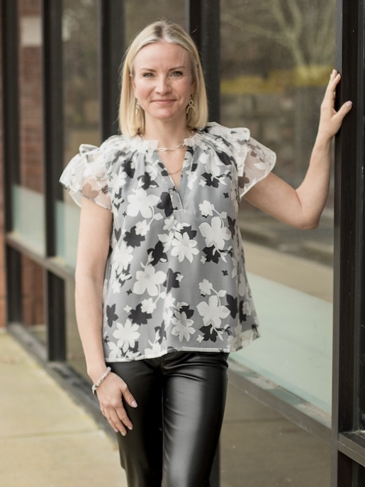 A fluttered floral we are here for!🤍🖤🤍🖤
In-store or online here bit.ly/3j2uZOw
#allinspired #johnscreek #blouse #tops #floralprint #floraltop #fluttersleeve #femininestyle #blackandwhite #lookswelove #fashiontrends #shopsmall