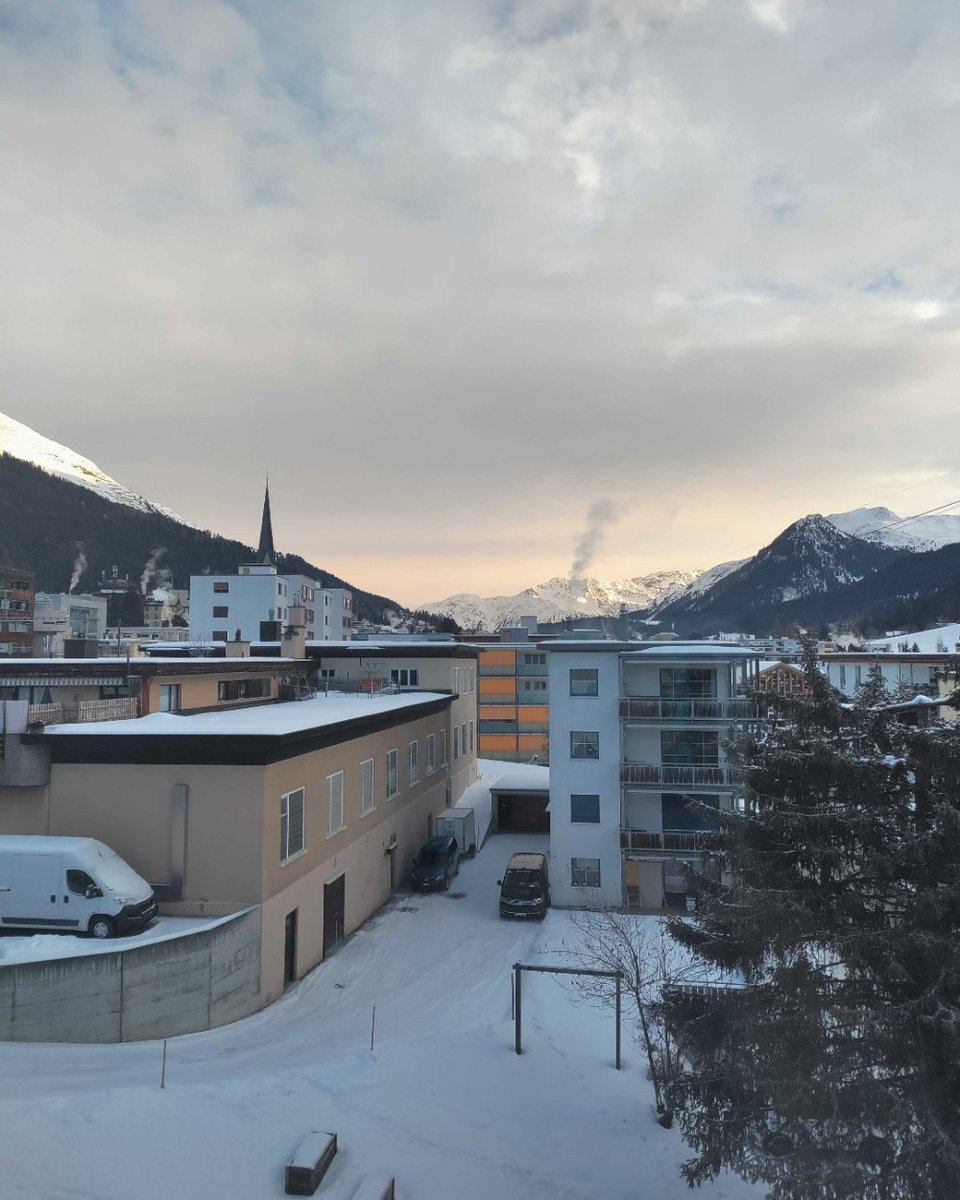 studiogiggle's tweet image. It&apos;s been a snowy start to the year for Studio Giggle. Last week we were in Davos creating an impressive visual display for one of our clients at the World Economic Forum. #eventproduction #eventcontent #eventprof #WEF #Davos #innovation #animation