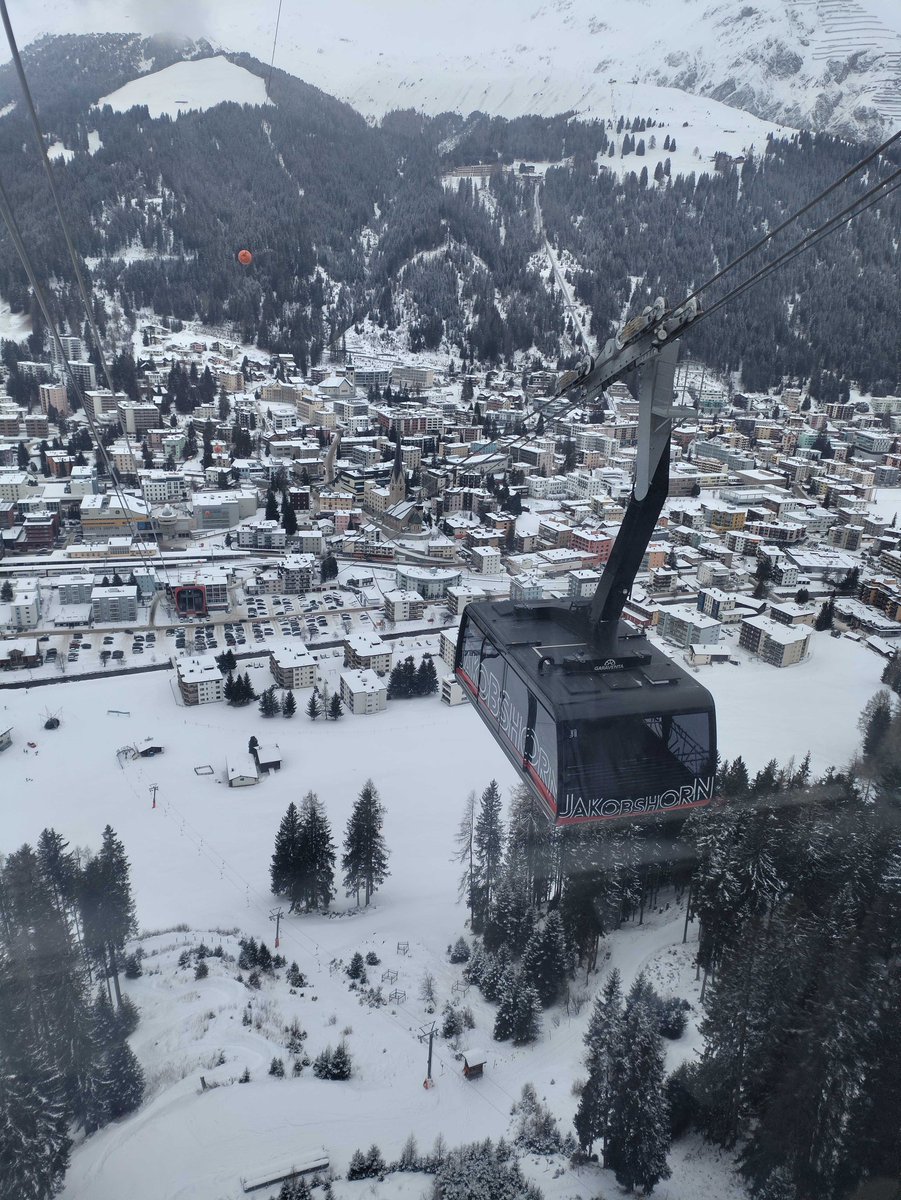 studiogiggle's tweet image. It&apos;s been a snowy start to the year for Studio Giggle. Last week we were in Davos creating an impressive visual display for one of our clients at the World Economic Forum. #eventproduction #eventcontent #eventprof #WEF #Davos #innovation #animation