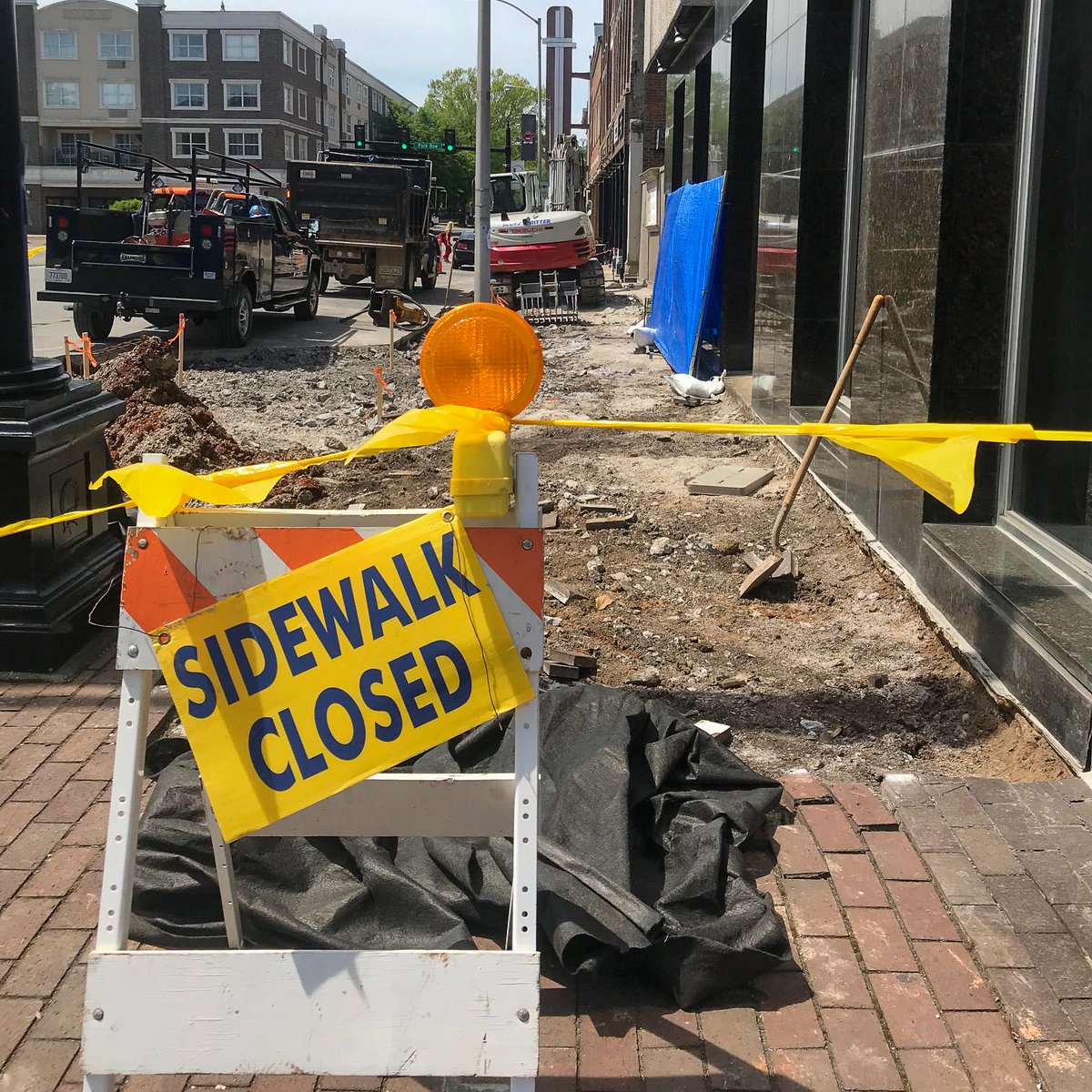 CityofBGKY's tweet photo. Of every dollar paid in taxes to the City, 17 cents is spent on the Department of Public Works where crews maintain 270+ miles of streets, 55 miles of storm sewers, 1,062 stormwater injection wells and sinkholes, miles of sidewalks, traffic signals and hundreds of city vehicles. https://t.co/2iAAT6PPHU