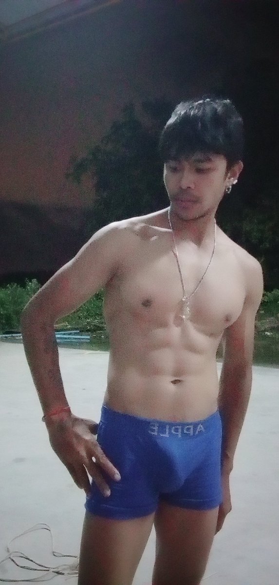 บ้านเรามีกล้วยนะตอนนี้เริ่มสุกออมแล้วมากินกล้วยเราได้นะน้ำกล้วยเริ่มเยิ้มละเพราะยังใม่มีคนกิน

#ยังคิดถึงหุ่นของเราอยู่หรือปล่าว
