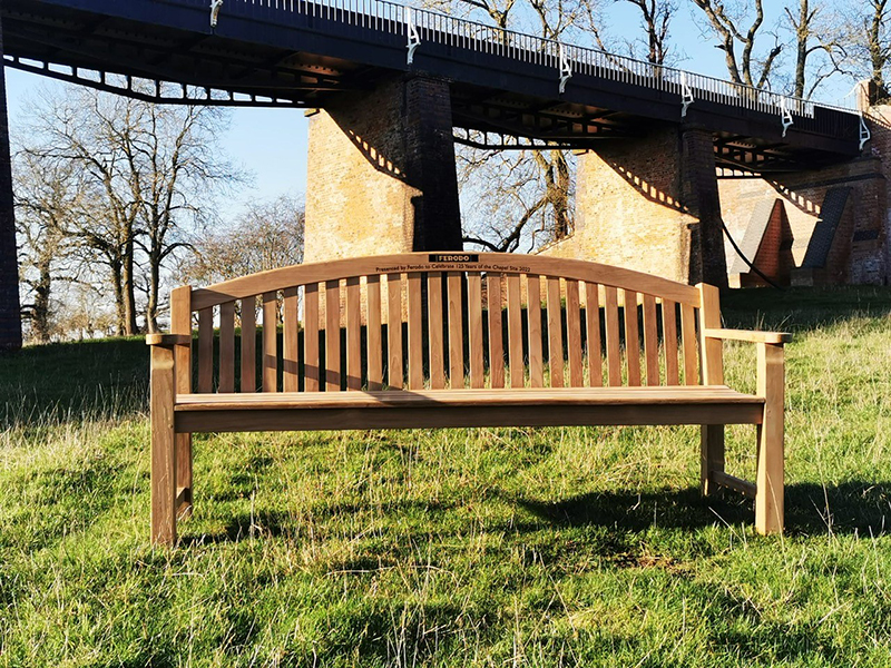 gfcuk's tweet photo. Take a look at our recent laser engraving on our Henley 2m Bench designed for Ferodo! 

Click the link below to read more about our engraving service: 
https://t.co/LwcV0pc9ua

#Ferodo #engravedwood #engravedgardenbenches #gardenbench #benches #gardenlife https://t.co/1SY6dNhKF7
