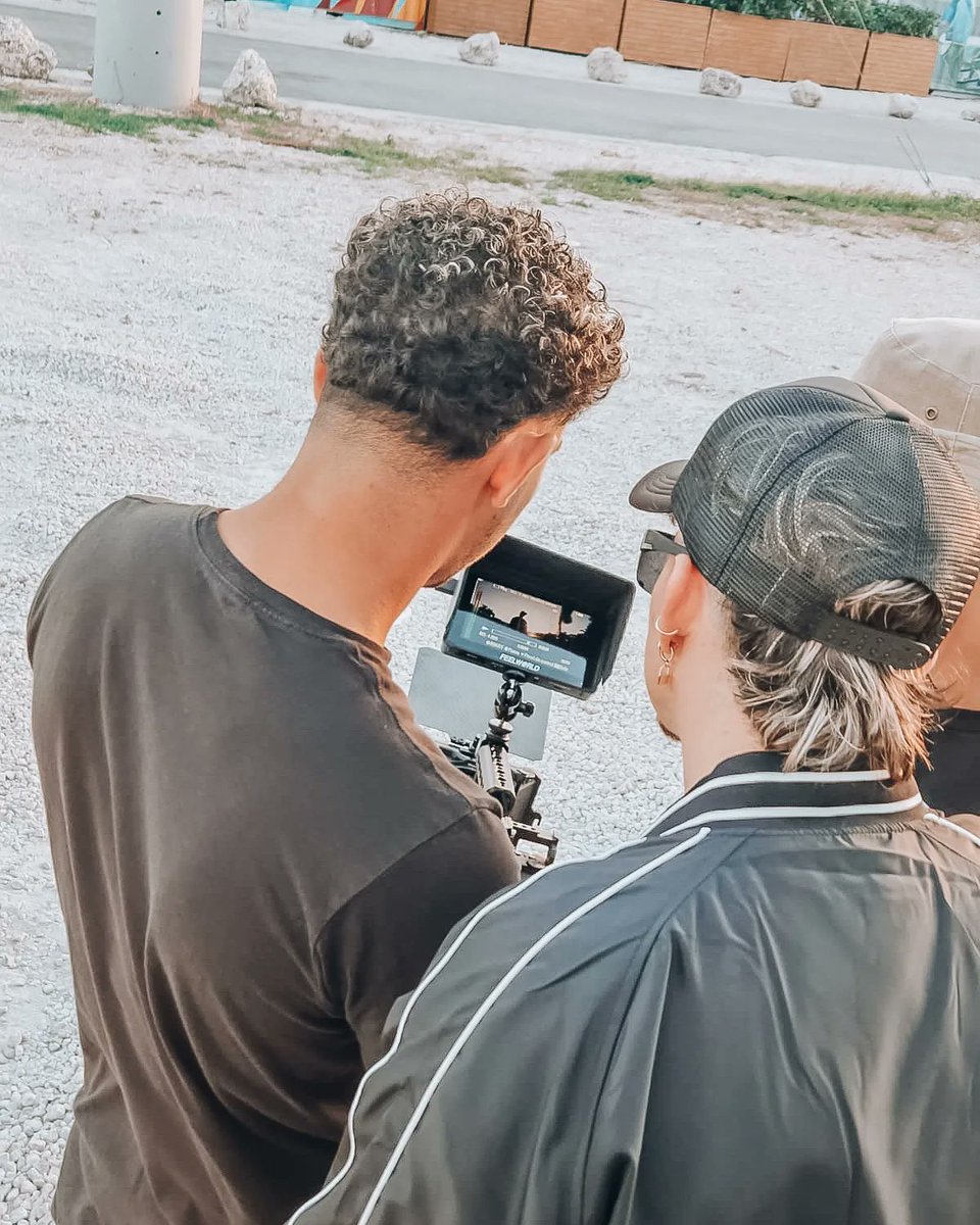 alan_m_oficial's tweet photo. Ya estamos Ready🎥🎬🇺🇸el pasado miércoles filmamos una película que estoy convencido que les va a encantar y sobre todo se van a sentir identificados🙏🏻 #Estrenos2023 #alanm #emigraciòn #Cuba #super #Video https://t.co/ikTKwGjgiX
