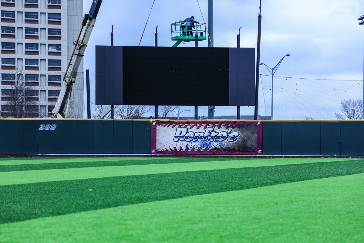 EKUBaseball's tweet photo. it's here
IT'S HERE
IT'S FINALLY HERE‼️
and it's beautiful

the new video board is being installed at Earle Combs Stadium.

1st home game is Feb. 21
season🎟️ - https://t.co/ERFuOMPZfC https://t.co/ZMcVEzWyiQ