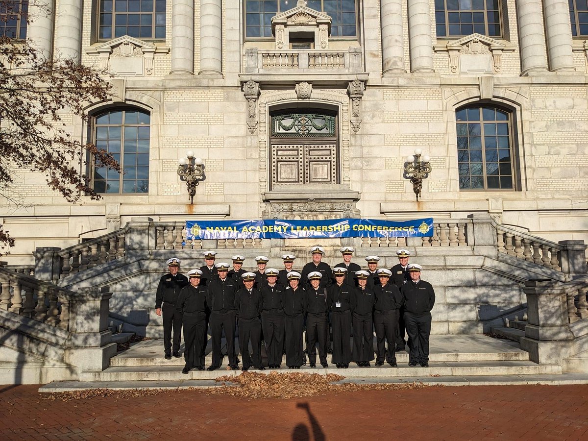 Cal_Maritime's tweet photo. #TGIF! This week, Cal Maritime cadets attended the Naval Academy Leadership Conference (@USNALeadConf) in Annapolis, Md. It is traditionally attended by students at fellow universities, as well as ROTC units and civilian programs. Photo Credit: Emily Robison #calmaritime https://t.co/bV25tsVrS7