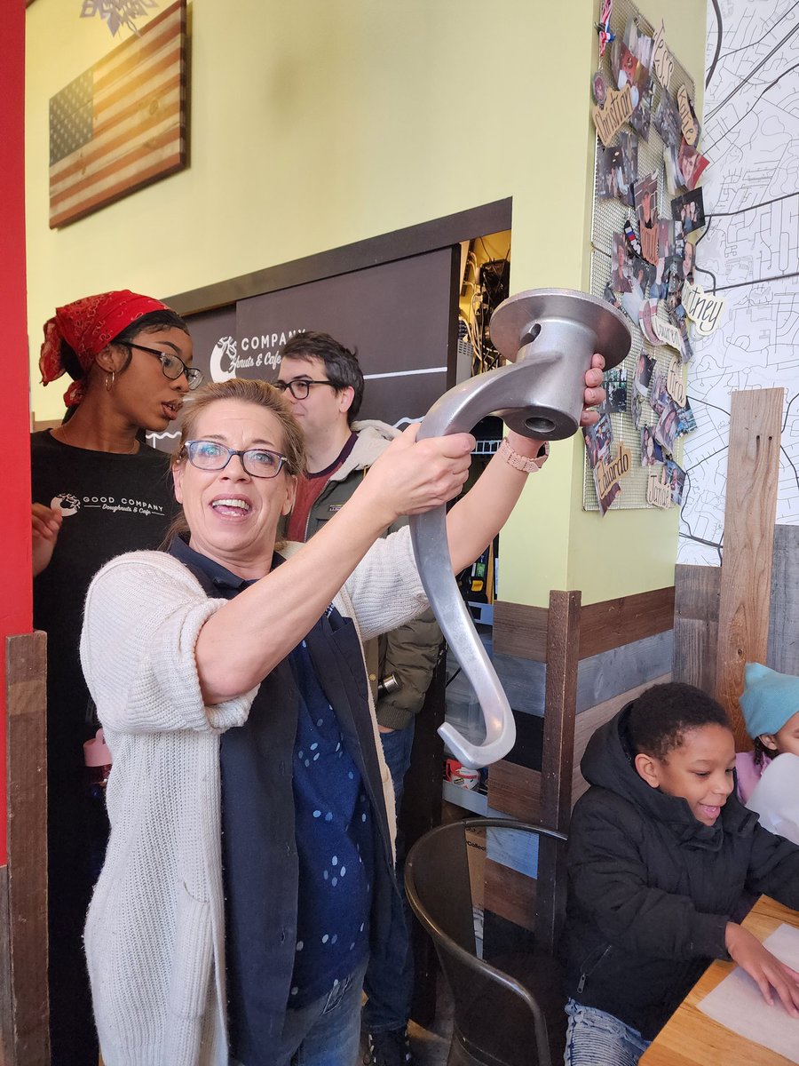 Thank you, Good Company Donuts!! What a great trip to learn about community helpers! They start baking at 3:30 am! YUMMY! #kwbpride <a href="/gocodough/">Good Company Doughnuts & Cafe</a> <a href="/APS_EarlyChild/">APS Office of Early Childhood</a>