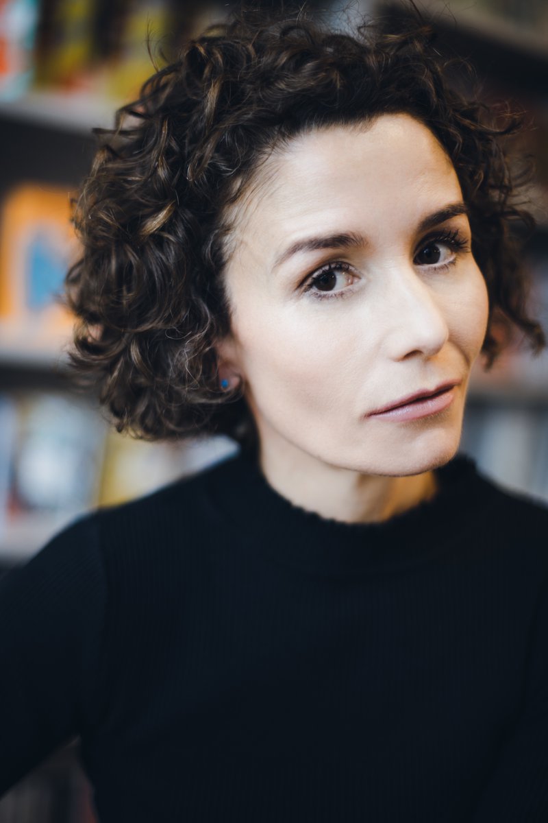 drrachelhewitt's tweet photo. Soz to continue the self-promotion, but - considering how haggard I feel after this last year - I'm over-the-moon with this new author headshot by the wonderful @DIAZAPAN https://t.co/H4SEuZBiIm