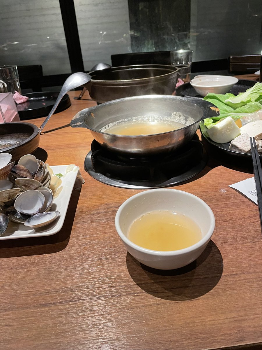 y2r____'s tweet photo. 這個天氣就是要吃火鍋吧☺️
吃完洗洗睡💤

#輕井澤 https://t.co/TYMtGbmKMK