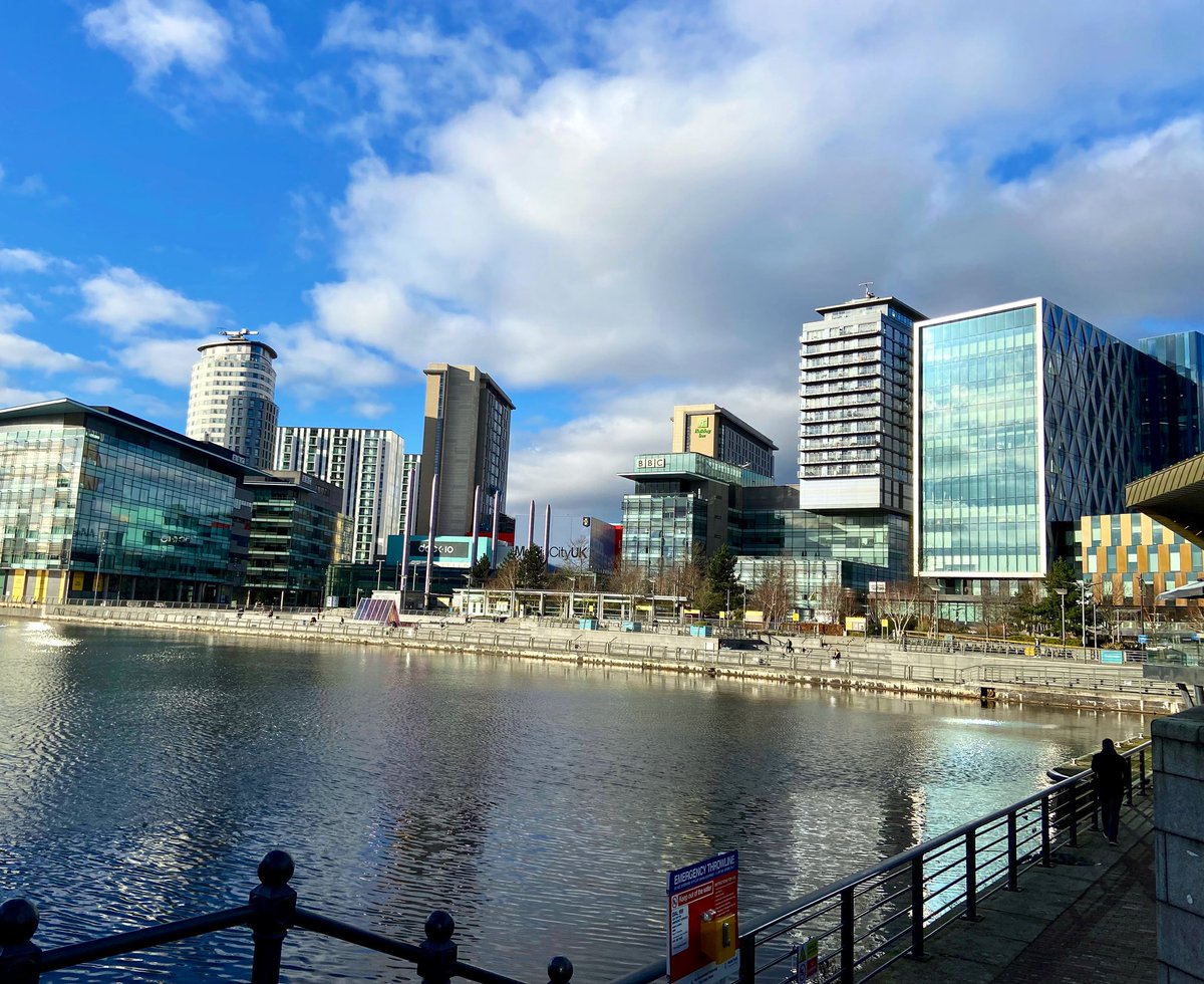 Ed_Jabbari's tweet photo. A brilliant @theABN_Info Movement Disorders SIG meeting in Manchester hosted by @chriskobylecki and @MontySilverdale great trainee video sessions followed by updates on tremor, dystonia, biomarkers and HD/PD/APS trials. https://t.co/1yQHEAeVNu