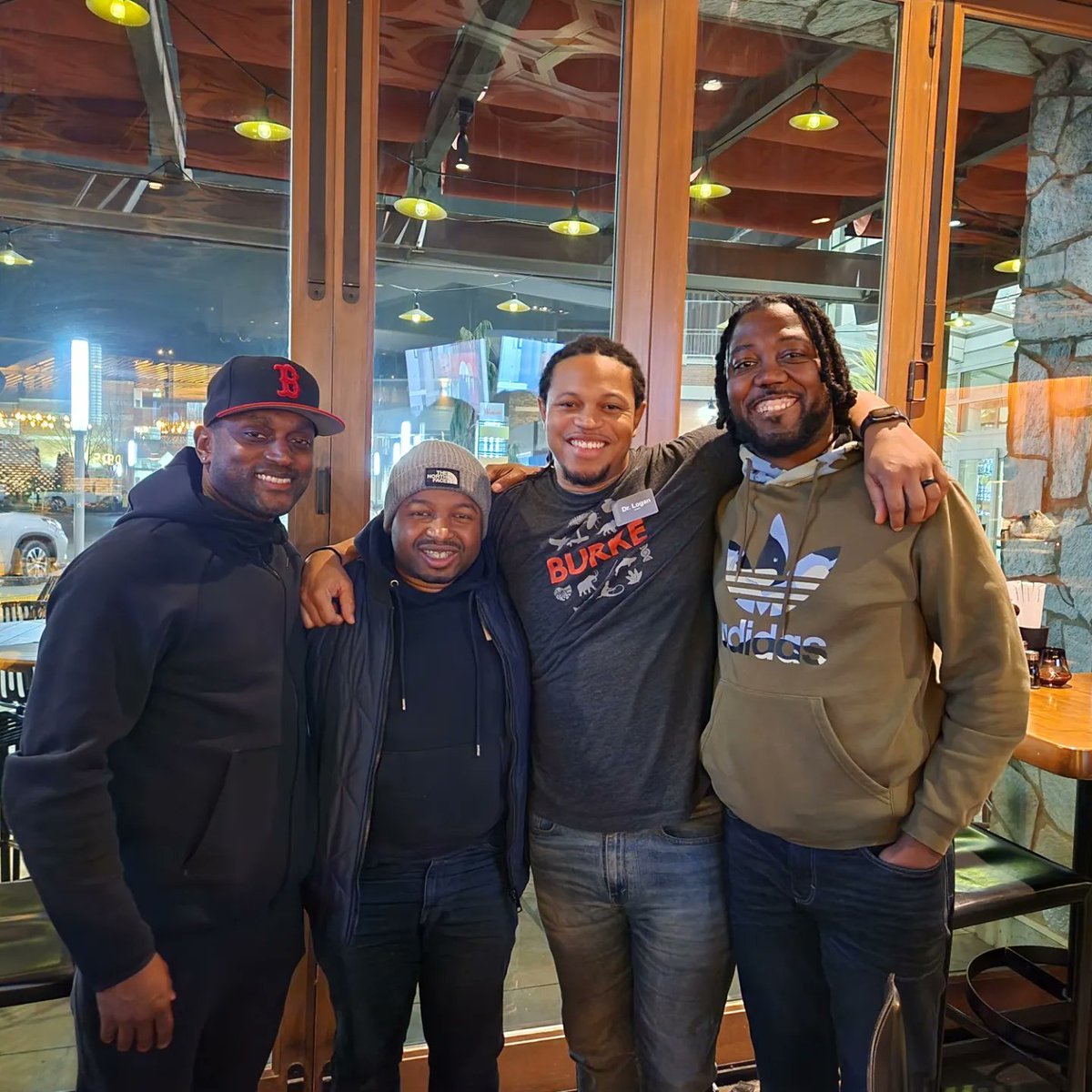 cpope44's tweet image. @RevAnttimo @DocLoKnows @GoldCoastNupe it's been 10 years since we all last been together. Love y'all man! #spring2k9