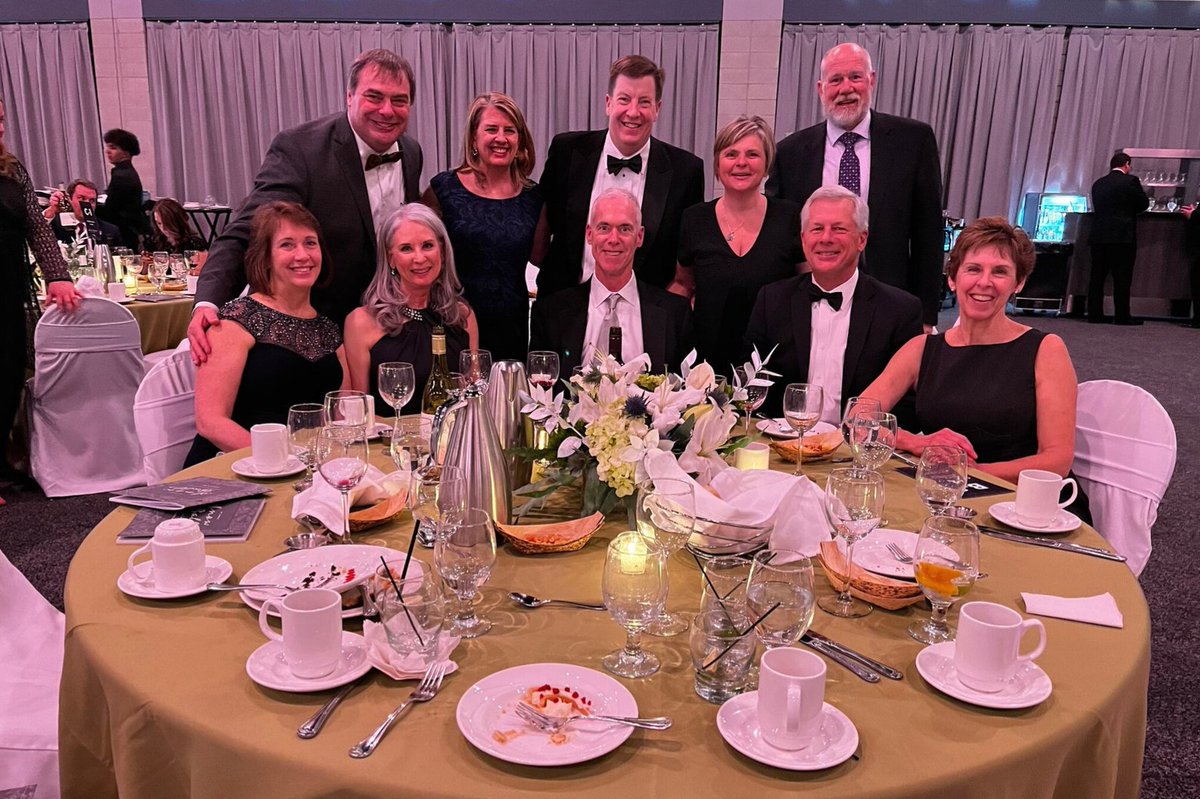 CFNEKansas's tweet photo. The Catholic Foundation of Northeast Kansas was a sponsor of Catholic Charities #Snowball2023. This year's event raised over $4 million!
#Snowball2023 funds are critical to Catholic Charities of Northeast Kansas' 30+ programs that serve the most vulnerable in our communities. https://t.co/hwqkToocd2
