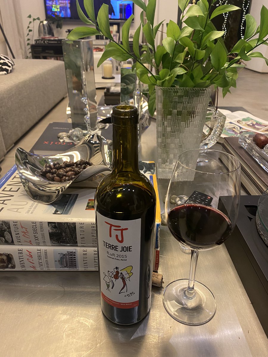 jonasforrest66's tweet image. #BD #FELIX intégrale 5 #Beitchabeb vin TJ. 
Loin de la folie ambiante.